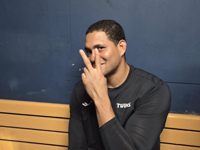 LG Twins starter Yonny Chirinos poses for photos after a 3-2 win over the Lotte Giants in the teams' Korea Baseball Organization regular-season game at Jamsil Baseball Stadium in Seoul on Sept. 2, 2025. (Yonhap)