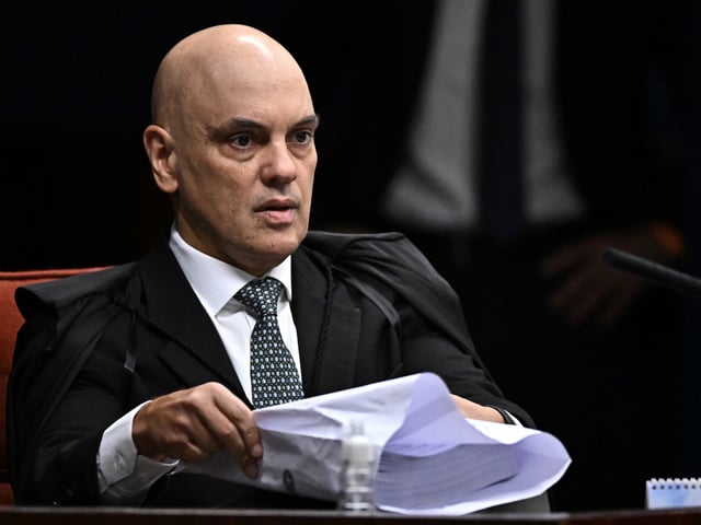 AME5437. BRASILIA (BRASIL), 02/09/2025.- El magistrado de la Suprema Corte de Brasil, Alexandre de Moraes, asiste a una sesión este martes, en el Supremo Tribunal Federal en Brasilia (Brasil). EFE/ Andre Borges