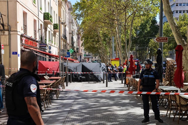 De nombreux policiers sont sur place sur le cours Belsunce, près de la Canebière, dans le centre-ville de Marseille, mardi 2 septembre 2025.