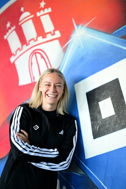 Sophie Hillebrand wechselte vom österreichischen Meister SKN St. Pölten zum HSV.