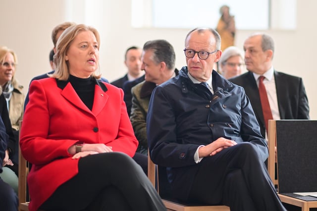 Bundesarbeitsministerin Bärbel Bas (SPD) und Bundeskanzler Friedrich Merz (CDU).