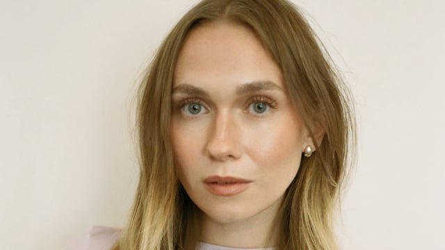 Veronika Slowikowska, from Barrie, Ont., will join the cast of Saturday Night Live's upcoming 51st season, one of five new performers added to the roster of sketch comedy show following several high-profile departures. 