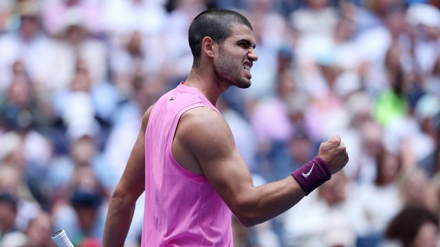 Spaniens Carlos Alcaraz ballt seine Faust