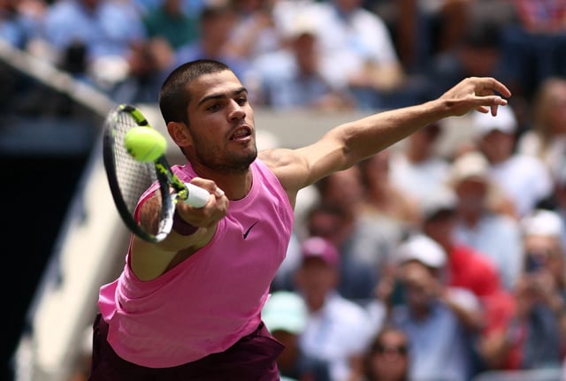 Tennis - U.S. Open - Flushing Meadows, New York, United States - September 2, 2025 Spain's Carlos Alcaraz in action during his quarter final match against Czech Republic's Jiri Lehecka REUTERS/Kevin Lamarque