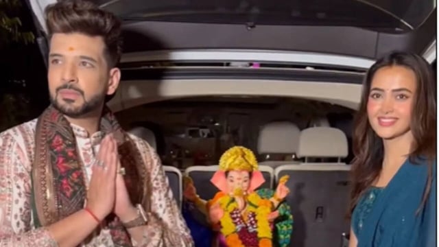 Ganesh Visarjan 2025: Tejasswi Prakash-Karan Kundrra Bid Farewell To Bappa, Actress Says 'Ganpati Gele Gavala...' - WATCH