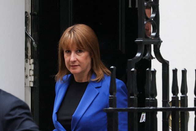 Britain's Chancellor of the Exchequer Rachel Reeves leaves from number 11 Downing Street following a cabinet meeting at number 10, in London, Britain, September 2, 2025. REUTERS/Toby Melville/File Photo