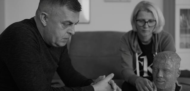 Vater und Mutter Kurtović trauern um ihren Sohn Hamza