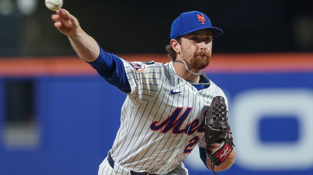 Aug 27, 2025; New York City, New York, USA; New York Mets starting pitcher Nolan McLean (26) delivers a pitch during the third inning against the Philadelphia Phillies at Citi Field. Mandatory Credit: Vincent Carchietta-Imagn Images