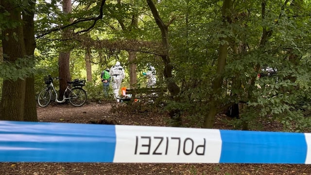 Nach dem Fund einer Leiche hat die Mordkommission bisher keine Spur zum Täter.