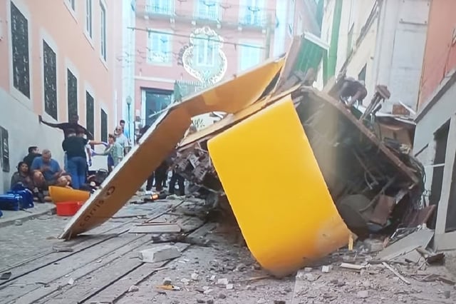El elevador que descarrilló en Lisboa