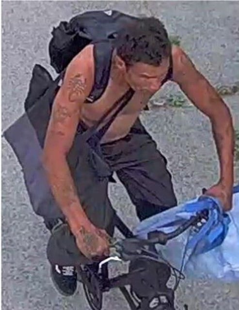  Ottawa Police Service seeking public assistance in identifying an Indigenous man (pictured) and woman in connection with a robbery at a Bank Street store on Aug. 3, 2025.