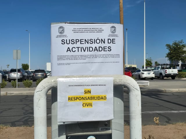 El Ayuntamiento de Mexicali inició este miércoles las inspecciones en estacionamientos de plazas comerciales para que cumplan con los tiempos de cortesía que por ley han sido aumentados a 40 minutos. l Foto: Javier Gallegos