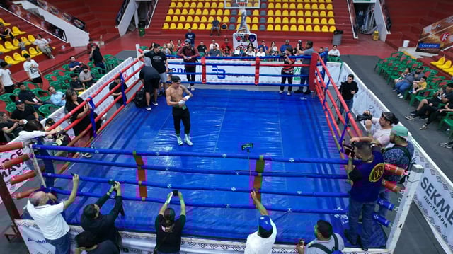 Oscar Valdez se presenta ante su gente. / Imagen por Manuel Jiménez.