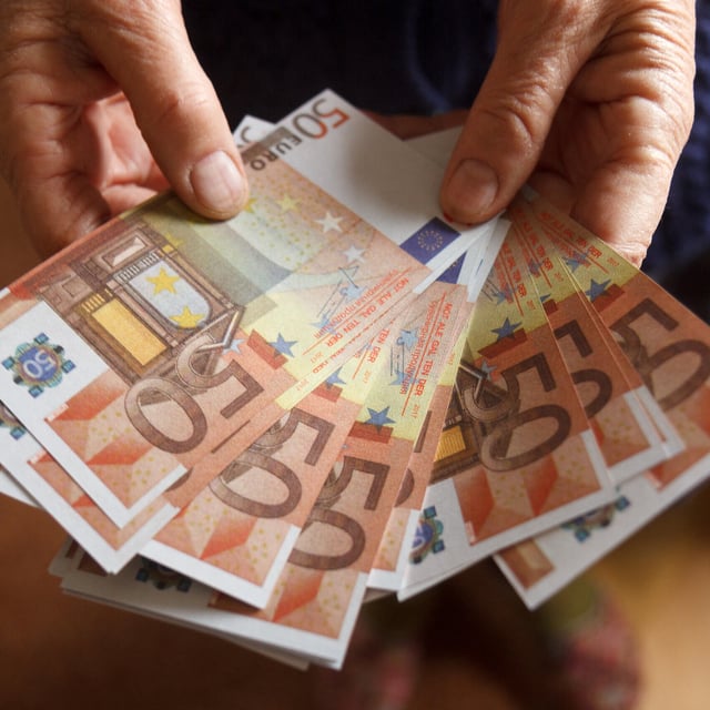 Die Aktivrente soll am 1. Januar 2026 starten. Rentnern soll es so möglich sein, so 2000 Euro steuerfrei dazuzuverdienen.