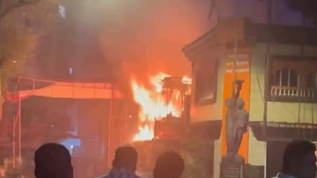 A fire broke out in a firecracker shop in Malad in north Mumbai on Thursday, though no one was injured.