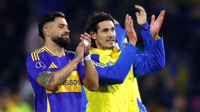 Milton Giménez y Edinson Cavani. El delantero que llegó de Banfield le interesa a Gustavo Alfaro para la selección de Paraguay.