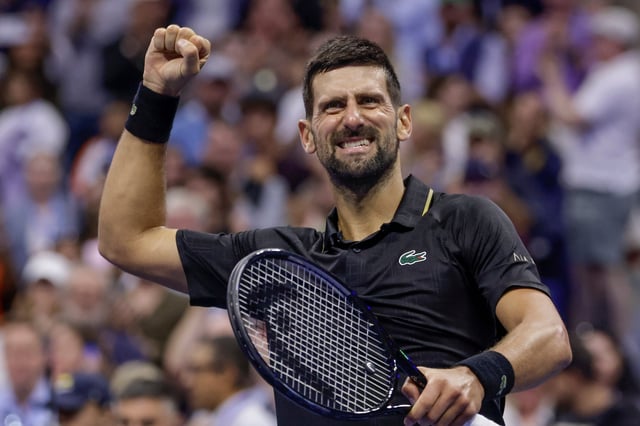 El serbio Novak Djokovic reacciona después de vencer a Jan-Lennard Struff, de Alemania, durante la cuarta ronda del torneo de tenis US Open, el domingo 31 de agosto de 2025, en Nueva York. (AP Foto/Adam Hunger)