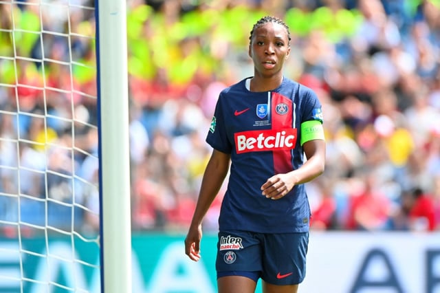 La milieu de terrain française du PSG, Grace Geyoro, lors de la finale de la Coupe de France féminine de football entre le PSG et le FC Fleury 91 au Stade de la Mosson de Montpellier, dans le sud de la France, le 4 mai 2024