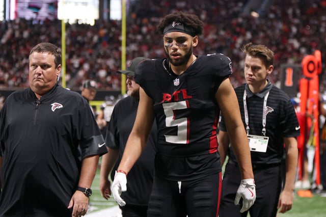 Sep 7, 2025; Atlanta, Georgia, USA; Atlanta Falcons wide receiver Drake London (5) walks off the field after their loss against the Tampa Bay Buccaneers at Mercedes-Benz Stadium. Mandatory Credit: Brett Davis-Imagn Images