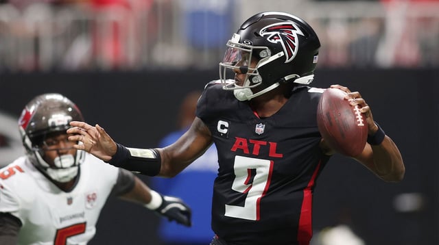 Atlanta Falcons quarterback Michael Penix Jr. (9) passes the ball against the Tampa Bay Buccaneers during the third quarter at Mercedes-Benz Stadium. Mandatory Credit: Brett Davis-Imagn Images