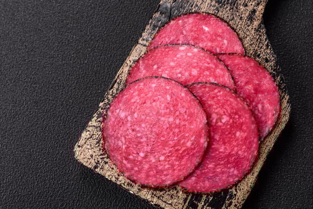 Salami in Scheiben (Symbolbild)