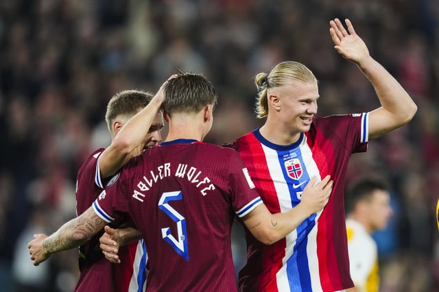 El imparable Erling Haaland convirtió cinco goles en una goleada histórica de Noruega sobre Moldavia