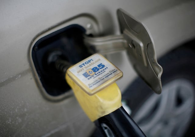 Ethanol fuel is shown being pumped into a vehicle at a gas station selling alternative fuels in the town of Nevada, Iowa, December 6, 2007. REUTERS/Jason Reed/File Photo