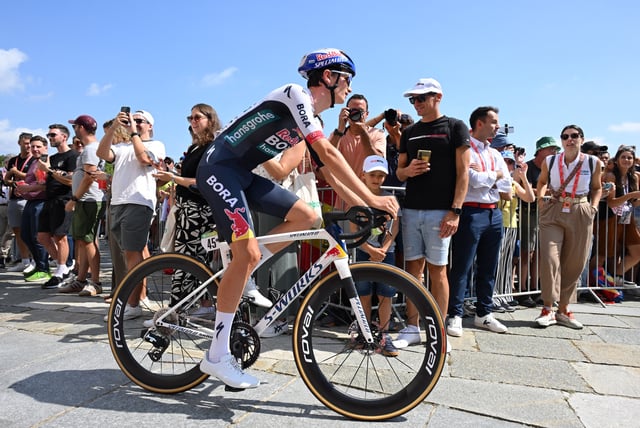 Cycling - Vuelta a Espana - Stage 1 - Turin to Novara - Novara, Italy - August 23, 2025 Red Bull - BORA - hansgrohe's Giulio Pellizzari before the start of stage 1 REUTERS/Alberto Lingria/ File Photo