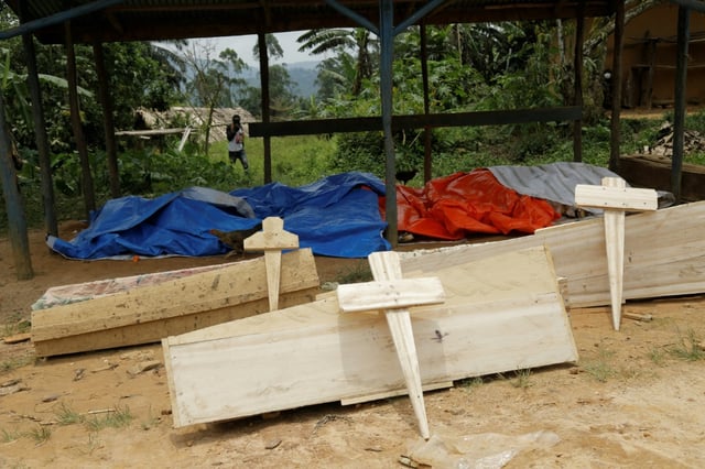 Les corps de victimes d'une attaque à Ntoyo, en RDCongo, le 10 septembre 2025