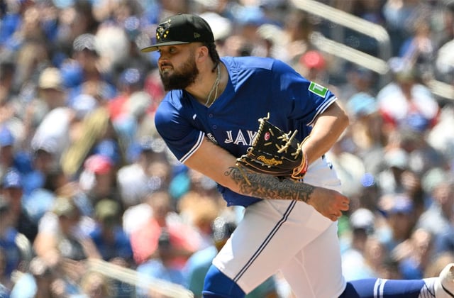 May 19, 2024; Toronto, Ontario, CAN; Toronto Blue Jays starting pitcher Alek Manoah (6) delivers a pitch against the Tampa Bay Rays in the second inning at Rogers Centre. Mandatory Credit: Dan Hamilton-USA TODAY Sports