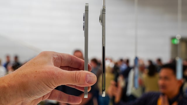 I Photographed the iPhone Air Next to the Galaxy S25 Edge and One Is Definitely Thinner
