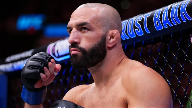 Jared Gordon enters the Octagon for his fight at Noche UFC 3 in San Antonio. Credit: Cooper Neill/Zuffa LLC