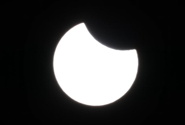 El último eclipse solar del año tendrá lugar el 21 de septiembre. Será un eclipse solar parcial profundo. (Foto: Thomas COEX / AFP)