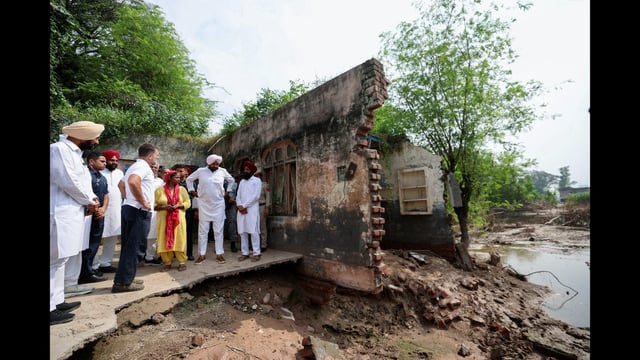 Leader of Opposition in the Lok Sabha and Congress MP Rahul Gandhi inspects the situation during his visit to flood-affected villages in Amritsar on Monday. (AICC)