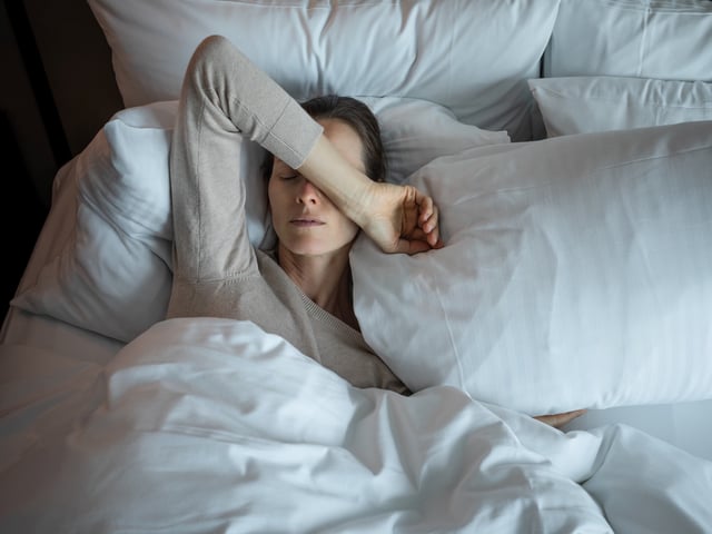 Muchos adultos deben aprender a dormir. Foto Shutterstock.