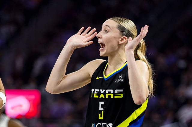 Dallas Wings guard Paige Bueckers reacts during the second quarter against the Golden State Valkyries at Chase Center.