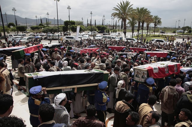 Israel Strikes the Yemeni Port of Hodeida as Houthi Rebels Activate Air Defenses