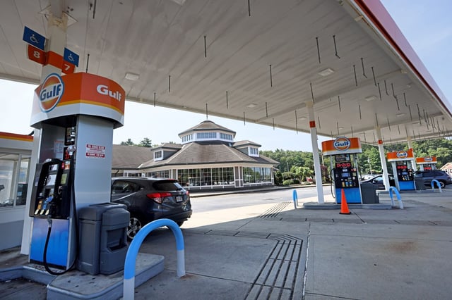 A view of the Natick rest stop on the Mass Pike. (Nancy Lane/Boston Herald, File)