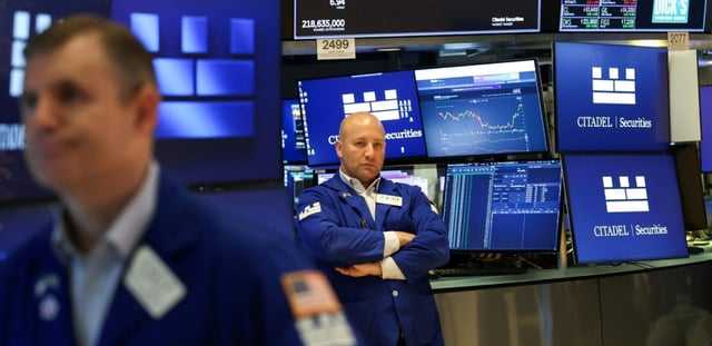 Des opérateurs à la Bourse de New York le 15 septembre 2025