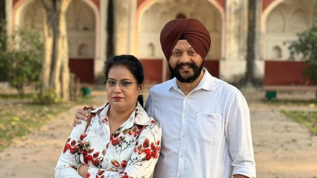 Navjot Singh, with his wife Sandeep Kaur, who also sustained severe injuries in the accident. (HT)