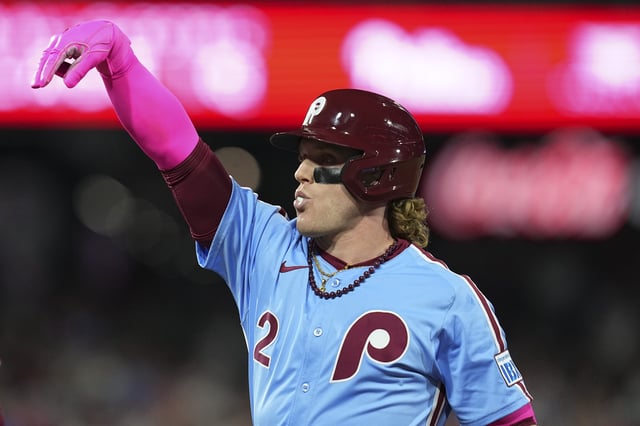 PHILADELPHIA, PENNSYLVANIA - SEPTEMBER 11: Harrison Bader #2 of the Philadelphia Phillies reacts against the New York Mets at Citizens Bank Park on September 11, 2025 in Philadelphia, Pennsylvania. The Phillies defeated the Mets 6-4. (Photo by Mitchell Leff/Getty Images)