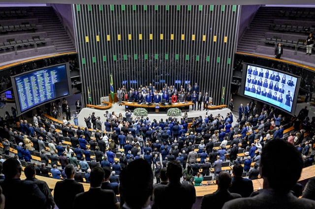 Plenário da Câmara: requerimento de urgência do projeto da anistia será votado pelos deputados