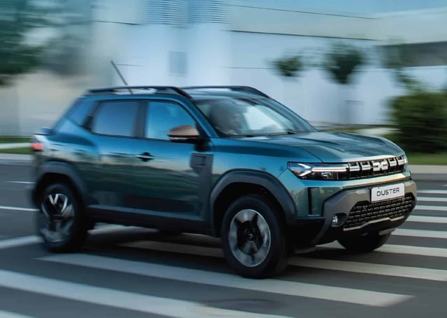 New Duster Pick-Up becomes a double cab but in the most unusual of ways. Image: Dacia