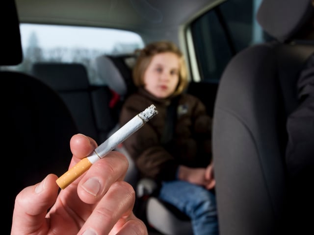 Ein Rauchverbot fürs Auto soll kommen - zum Schutz von Kindern und Schwangeren.