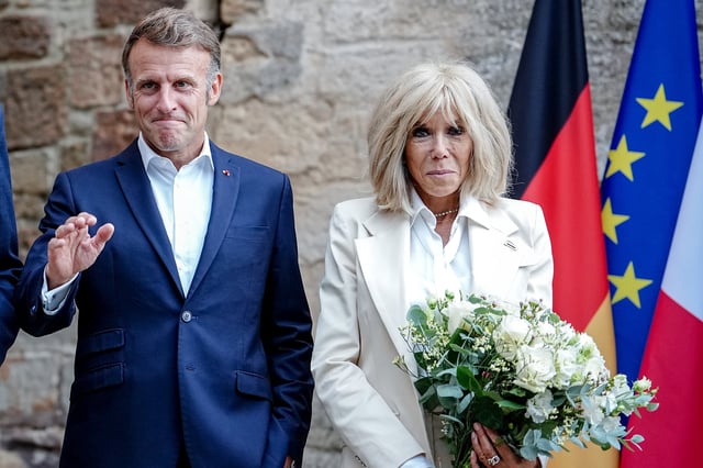 El presidente francés, Emmanuel Macron, y Brigitte Macronm en Fort de Bregançon, residencia del presidente francés en la Costa Azul, el mes pasado