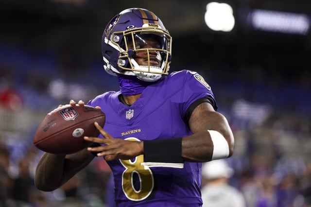 Lamar Jackson looks to take over the stop spot in the AFC North. Prior to the game, new customers can apply the DraftKings promo code and bet $5 on Ravens vs. Steelers and instantly receive a $200 bonus.