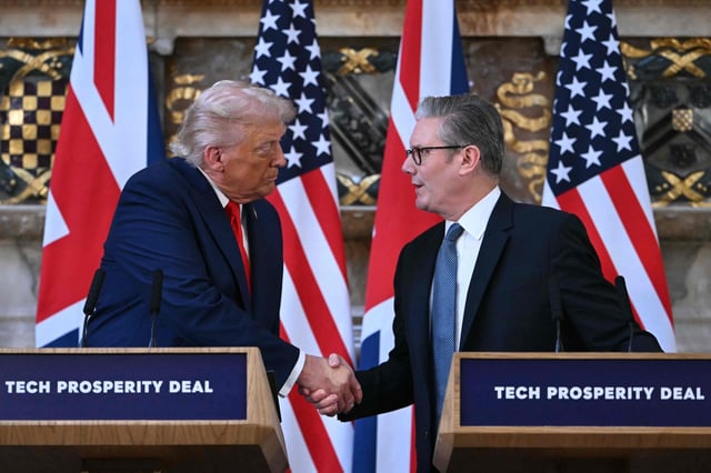 Después de la hospitalidad real y el boato, Donald Trump fue recibido por Keir Starmer