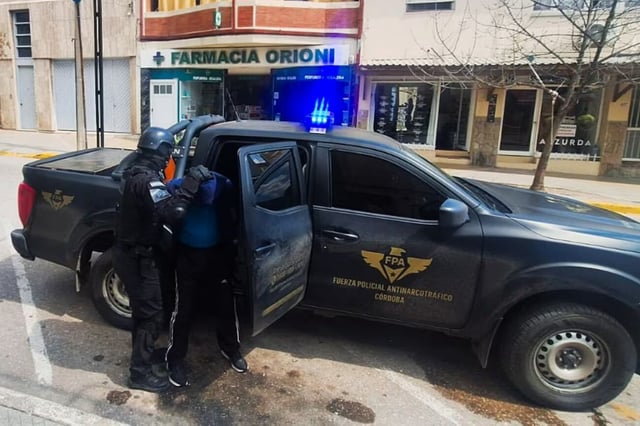 Detuvieron a un narco de 67 años con delivery de cocaína cerca de una escuela. (Gentileza)