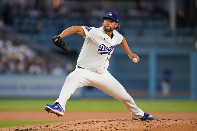 Kershaw de Los Ángeles Dodgers anuncia su retiro de las Grandes Ligas. (AP Photo/Mark J. Terrill)