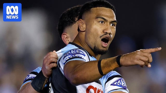 Ronaldo Mulitalo gestures during Cronulla's NRL elimination final.